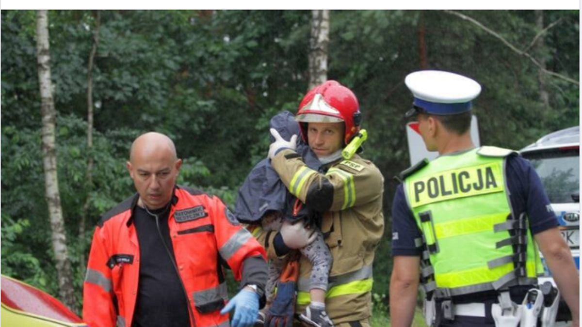 Słynne zdjęcie z akcji ratunkowej w Stalowej Woli