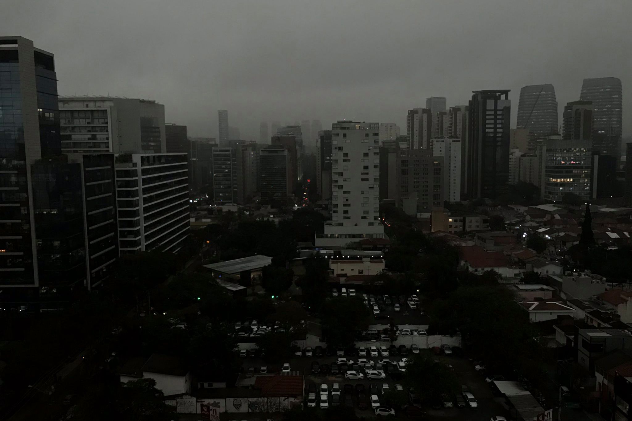 #UgaśmyPłucaŚwiata: pożar w Amazonii. Nad São Paulo zawisły czarne chmury 1