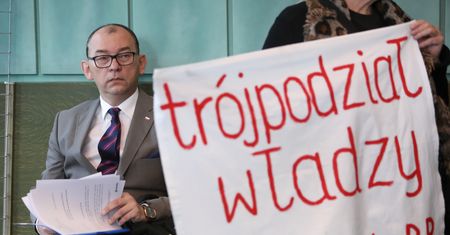 Skutki decyzji Bodnara. Odwołany sędzia chce ścigać swoich następców