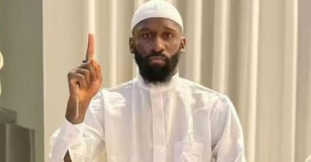 Padł zarzut, że tym gestem wspiera ISIS. Gwiazdor Realu reaguje