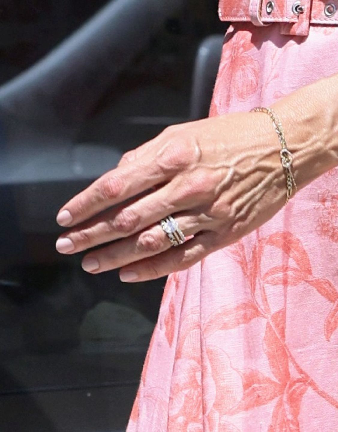 Pierścionek na palcu Jennifer Garner