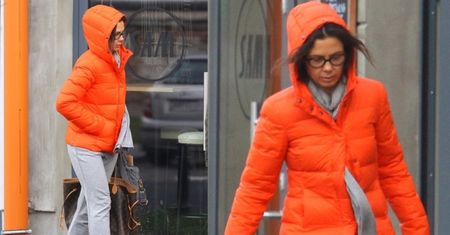 Kinga Rusin w dresach i pomarańczowej kurtce (ZDJĘCIA)