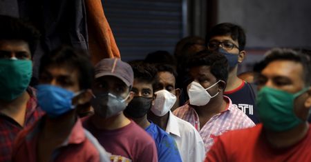 Koronawirus w Indiach. Przerażające dane epidemiczne, ponad 4 tysiące zgonów dziennie