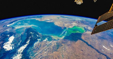 Będą kopać bitcoiny w kosmosie. Ten pomysł brzmi jak science fiction