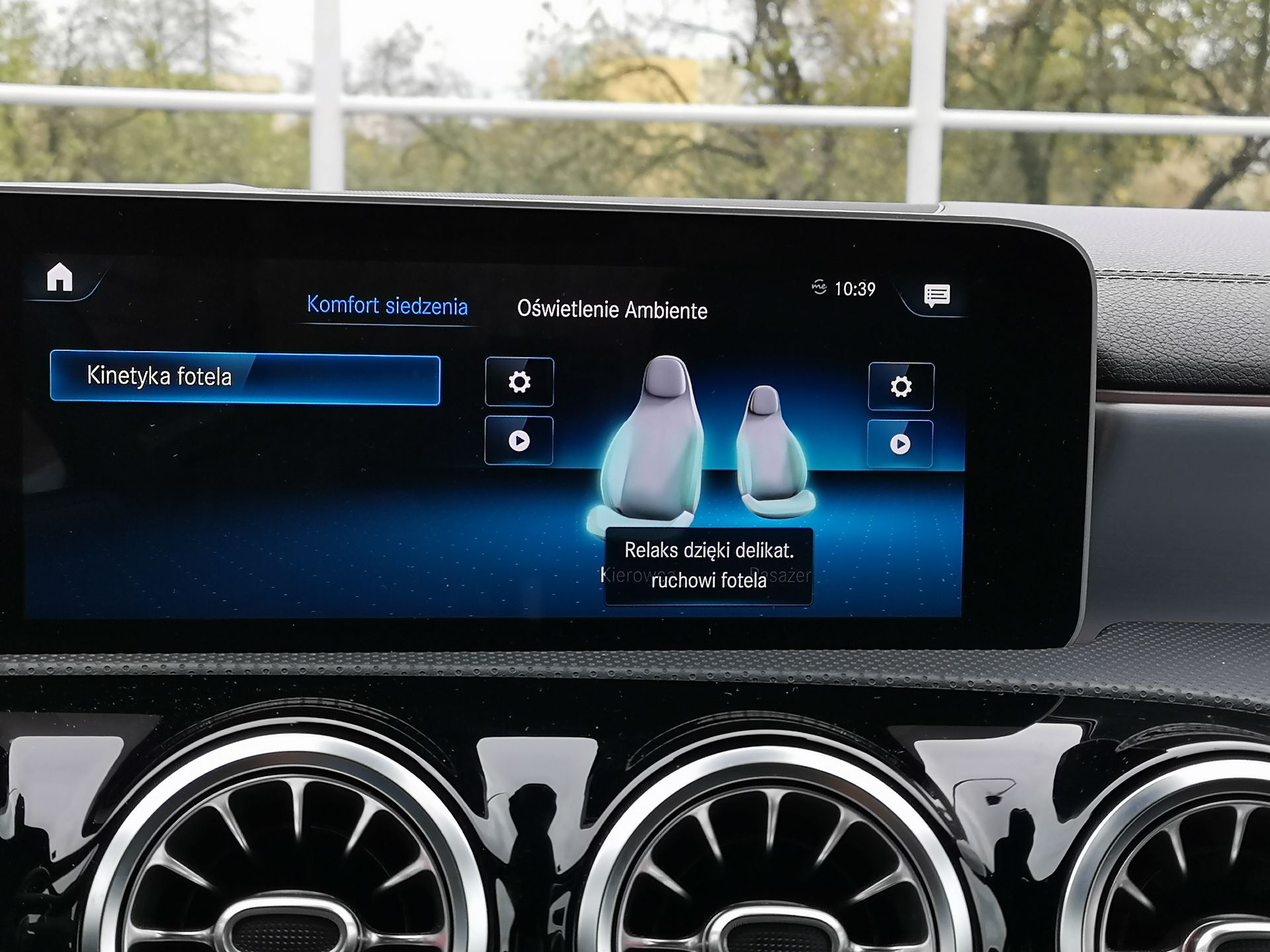 Mercedes CLA: System MBUX, wirtualny kokpit i audio Burmester 9