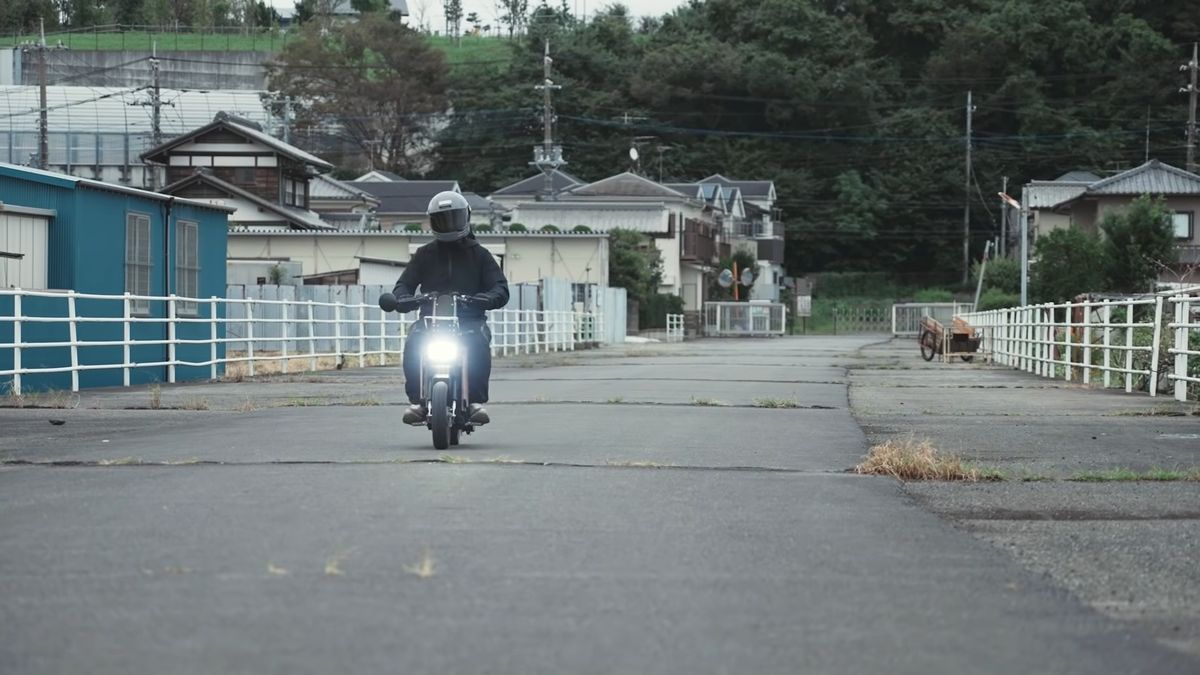 Składany motocykl. Zmieścisz go pod swoim biurkiem 1