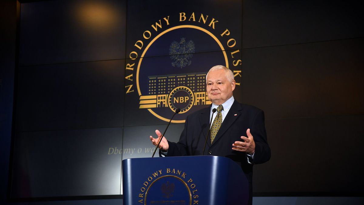Stopy procentowe w NBP, na którego czele stoi Adam Glapiński, idą w górę a z nimi raty kredytów