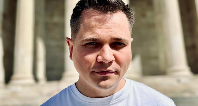 Dziennikarz po 10 latach odchodzi z „Super Expressu”. „Dążenie do dalszego rozwoju”