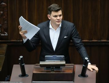 Poseł wynajmował auto od firmy partnerki. Sejm skontrolował wydatki