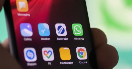 WhatsApp: oszuści włamują się na konta i chcą zdobyć pieniądze. Uwaga na dziwne wiadomości