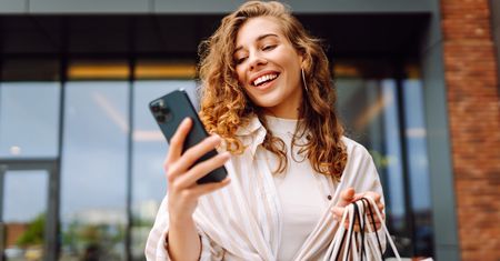 Co Polacy kupują w sieci? W koszykach królują moda i kosmetyki
