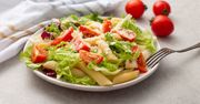 Smakuje jak w najlepszej restauracji. Przepis na sałatkę makaronową