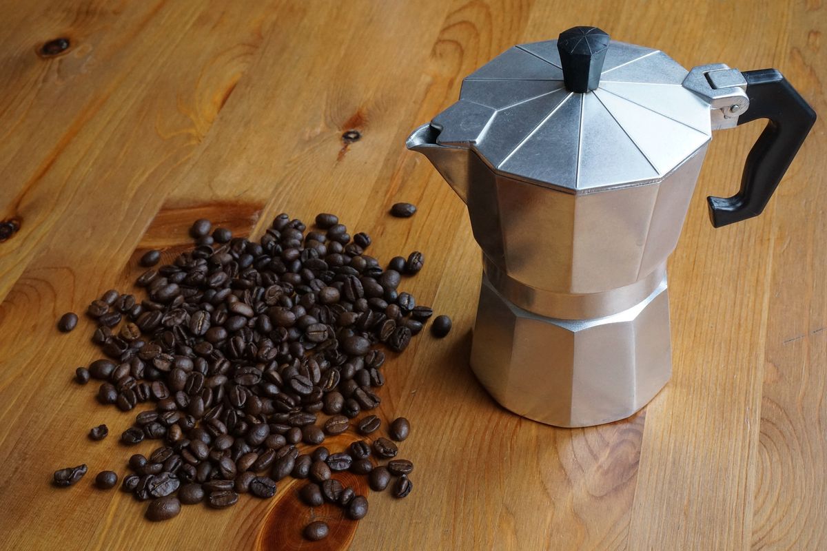 Ukarana firma kusiła nowoczesnym ekspresem do kawy, który ostatecznie okazywał się kawiarką