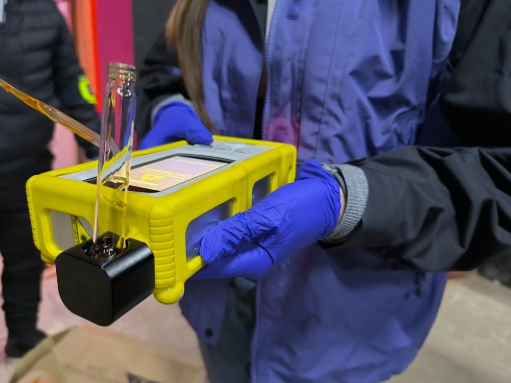 Nielegalna fabryka farmaceutyków zlikwidowana w Otwocku – zatrzymano dwóch mężczyzn