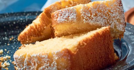 Ta babka za każdym razem ratuje moje święta. Jest doskonale wilgotna i niesamowicie puszysta