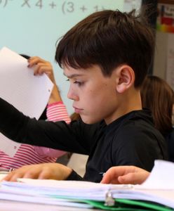 Zdalne nauczanie. Samorządy dostaną pieniądze na zakup sprzętu. Czy i kiedy dzieci wrócą do szkół?