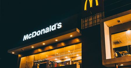 McDonald's w Polsce. Jak gigant wpływa na gospodarkę? Pokazał dane o zatrudnieniu