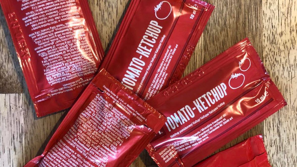 UE zakaże keczupu w saszetkach. Nowe przepisy już zostały uchwalone