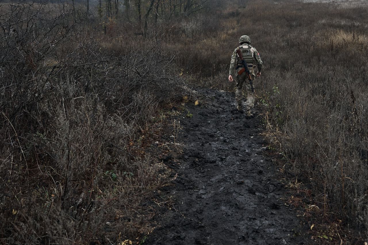 The Ukrainians captured a Russian soldier, who pretended to have no idea what was happening. The photo is an illustration.