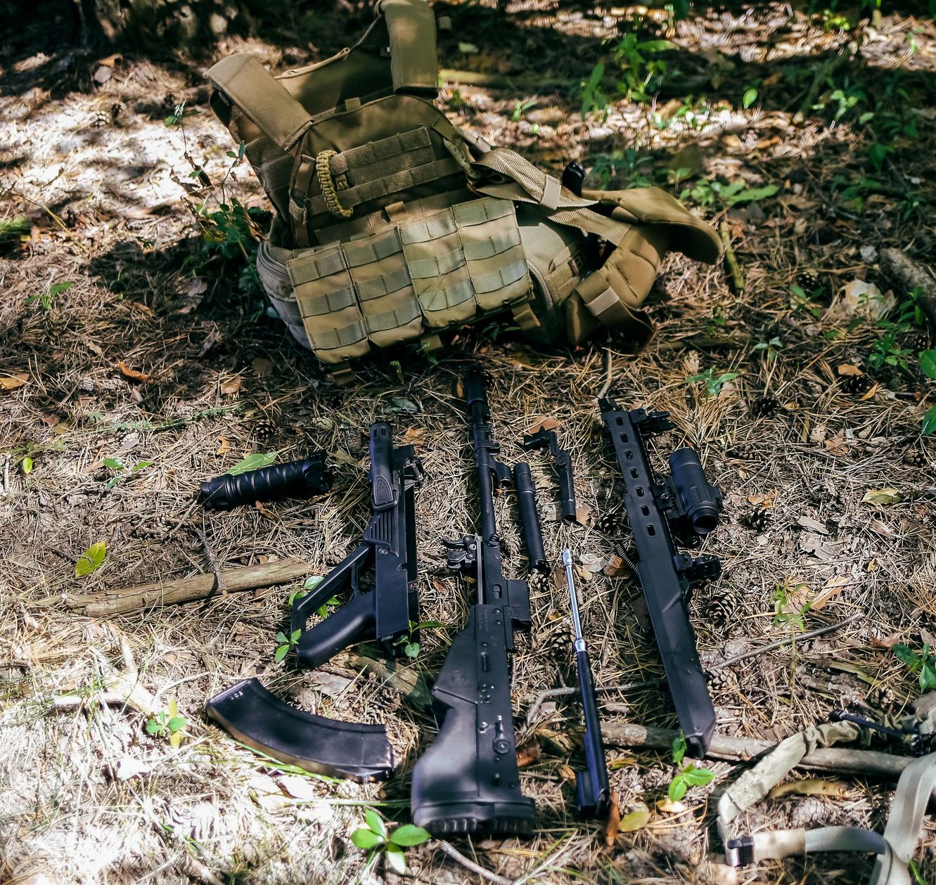 Rozłożony karabinek MALYUK.