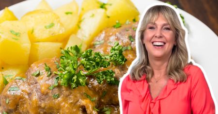 Ewa Wachowicz sięgnęła po niedocenianą część wieprzowiny. Dosłownie rozpływa się w ustach