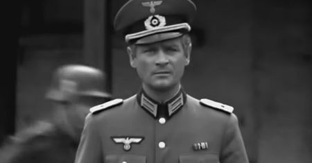 Najsłynniejsi mundurowi w polskich filmach i serialach. Odgadniesz, w jakich tytułach się pojawili?