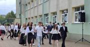 Na zakończenie roku ósmoklasiści z "Jedynki" zatańczyli Poloneza