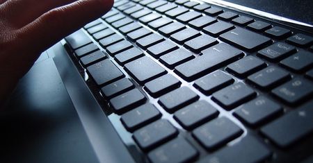 FBI chce dostępu do historii przeglądania (i nie tylko). Giganci mówią „nie”