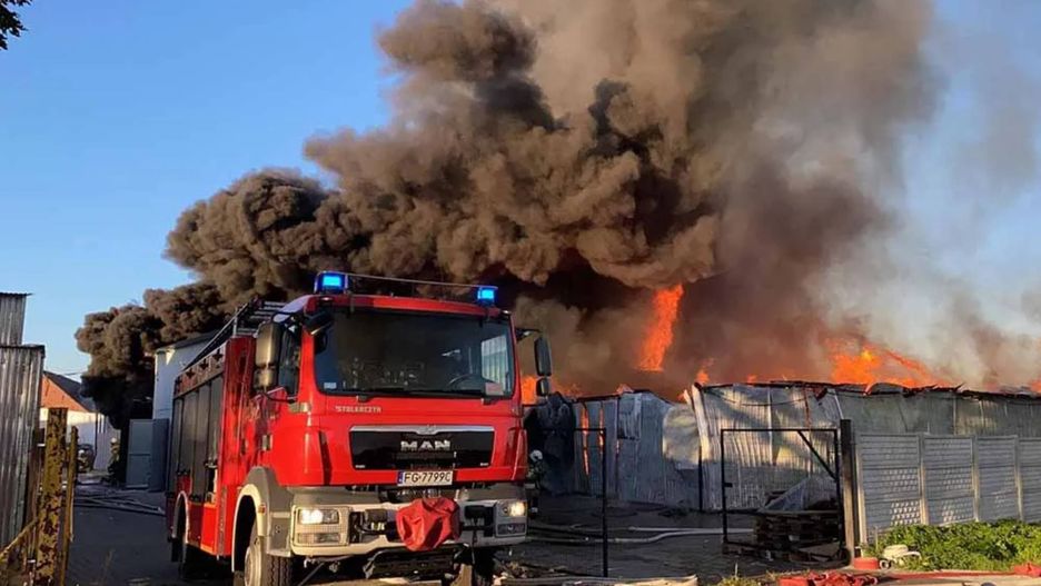 Pożar zakładu meblarskiego pod Zieloną Górą