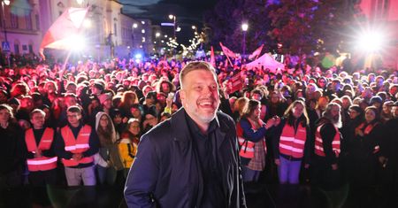 Chce wysłać Tuska i Kaczyńskiego na emeryturę. "Są niezdolni"
