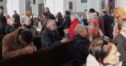 Protest przeciwko zakazowi aborcji. Wierni wychodzą z kościoła w trakcie mszy!