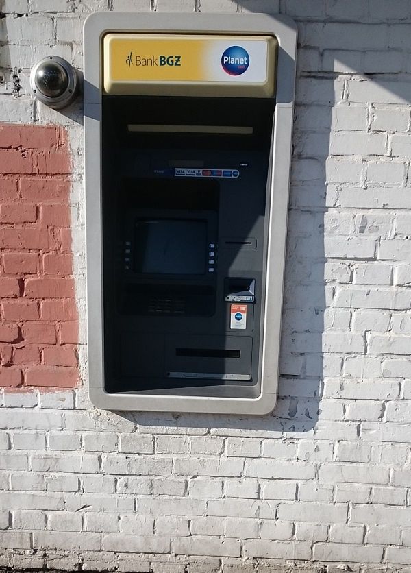 Wielki test polskich bankomatów. Który najszybszy? Gdzie najwięcej reklam? 4