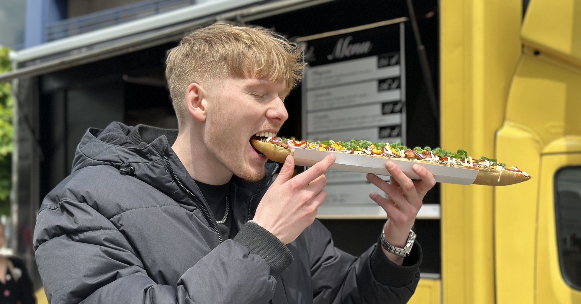 W Kielcach trwa Street Food Polska Festival. Mnóstwo food trucków z pysznym jedzeniem na ulicy Sienkiewicza