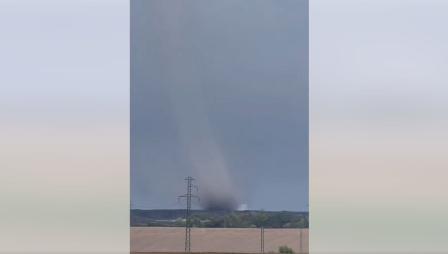 Trąba powietrzna w Polsce. Zauważono ją na Śląsku [WIDEO]