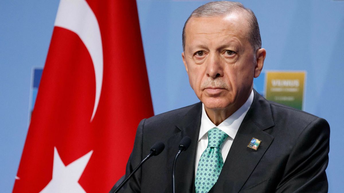 Prezydent Turcji Recep Erdogan. Jego kraj podniósł kolejne dwa podatki o 200 i 240 proc. 