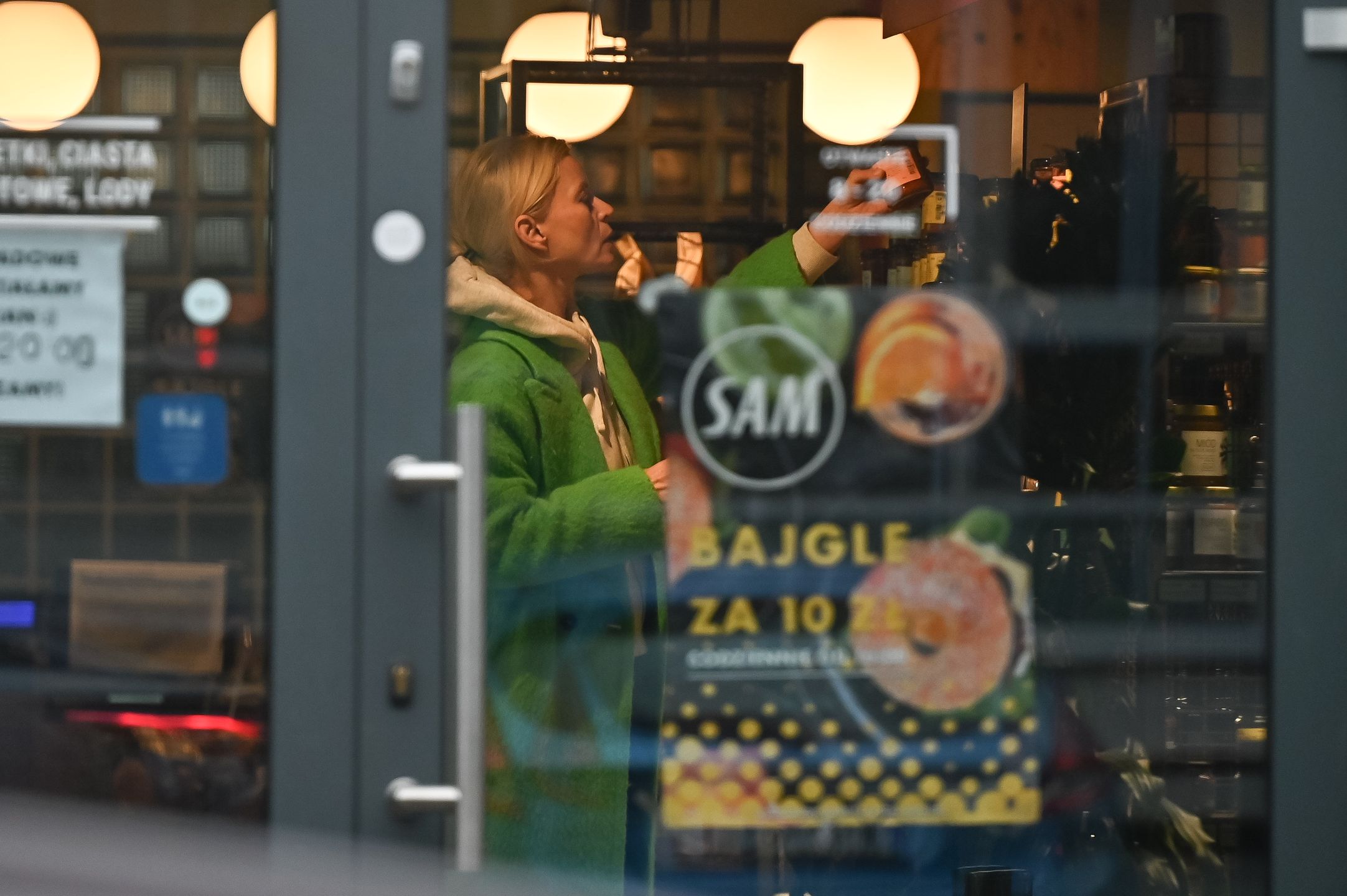 Małgorzata Foremniak widziana na zakupach na warszawskim Powiślu