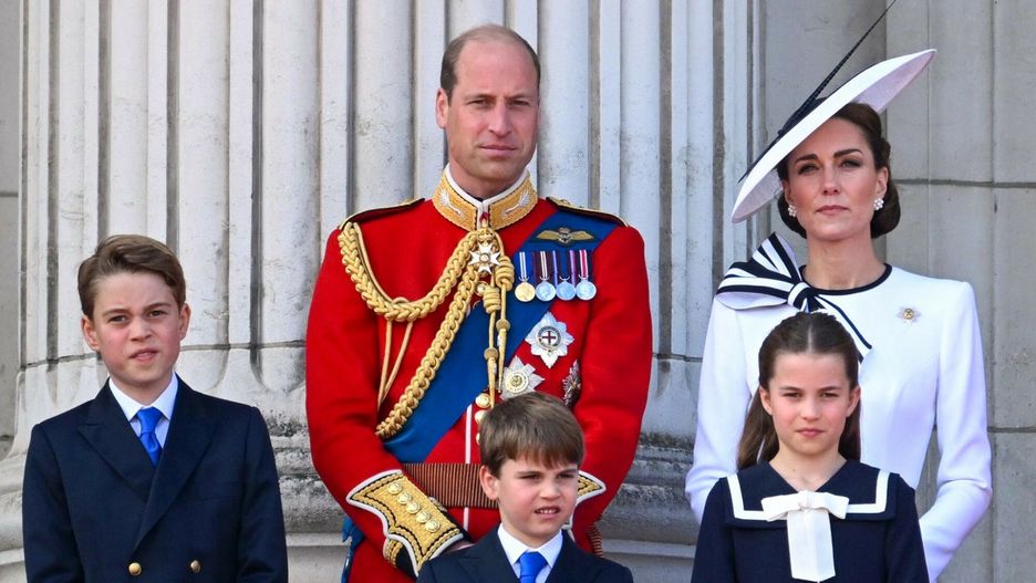 Oficjalne urodziny kr�la Karola III
Mandatory Credit: Photo by Victoria Jones/Shutterstock (14539526cl)
Prince William, Catherine Duchess of Cambridge, Prince George, Princess Charlotte and Prince Louis
Trooping The Colour, London, UK - 15 Jun 2024
Victoria Jones/Shutterstock
