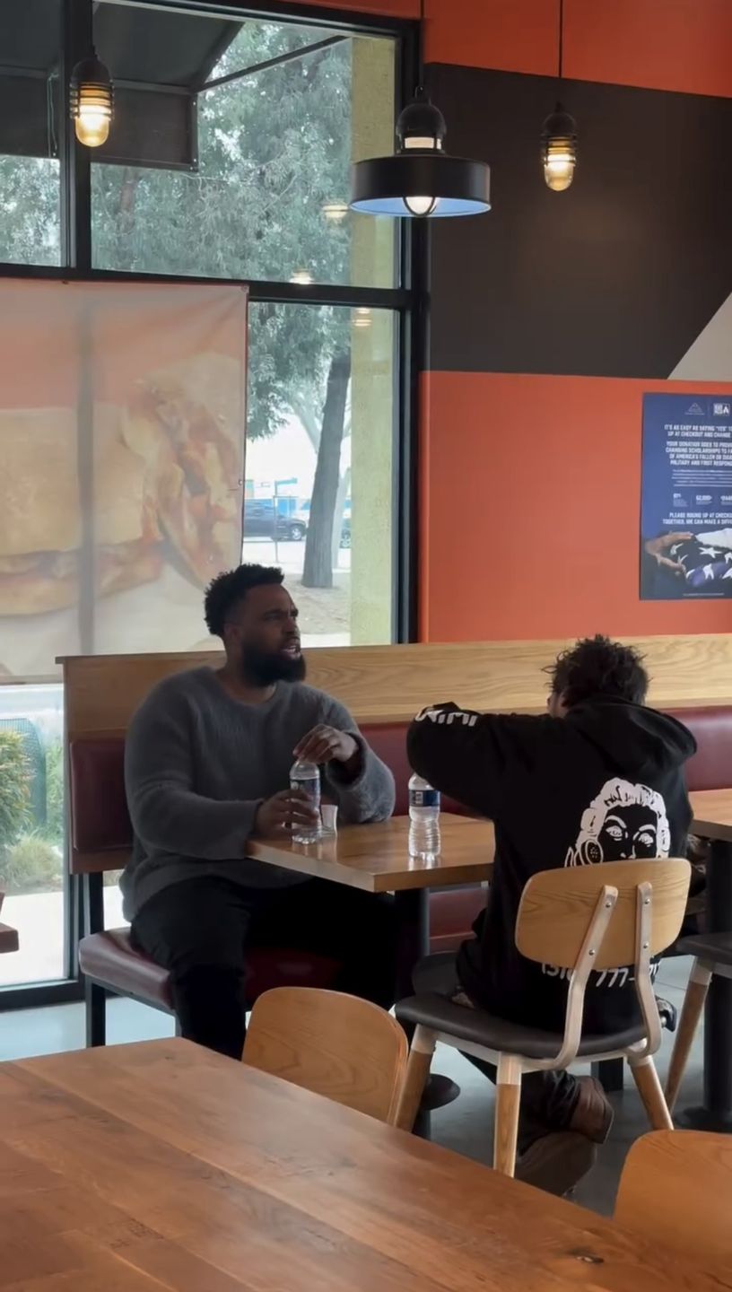 Tylor Chase otrzymał pomoc od kolegi