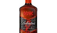 AC/DC na butelce Ballantine’s Finest