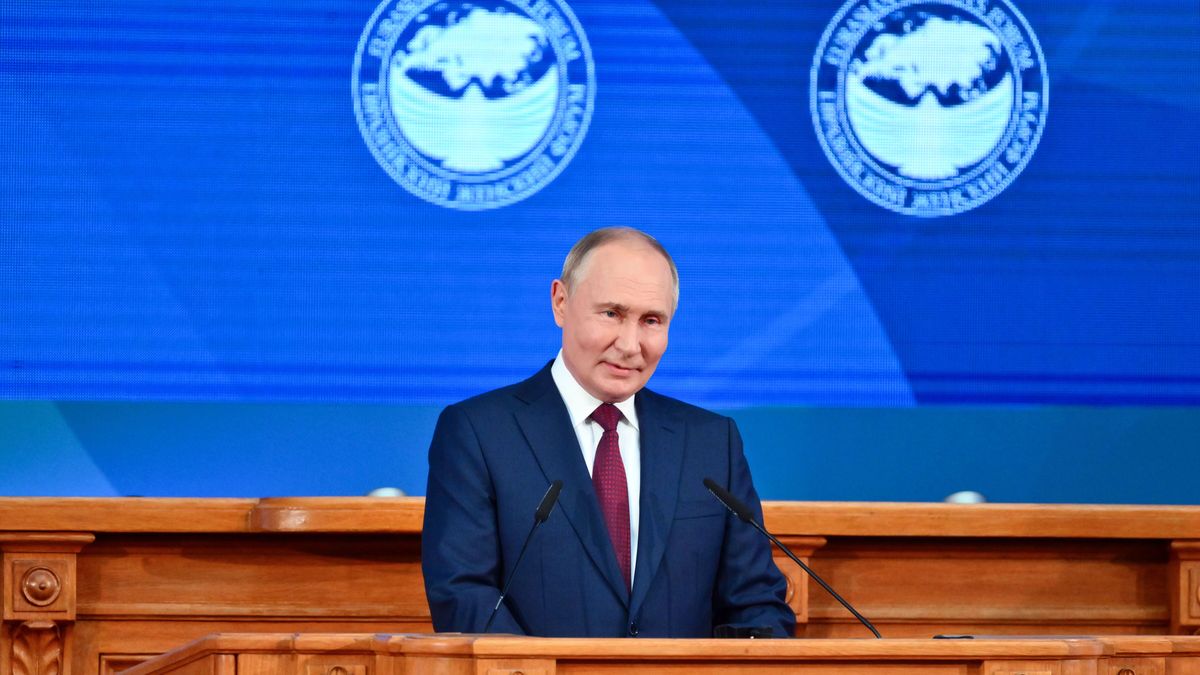 Russian President Vladimir Putin speaks during a plenary session of the 4th Eurasian Women's Forum in St. Petersburg, Russia, 18 September 2024. EPA/KRISTINA KORMILITSYNA / SPUTNIK / KREMLIN POOL MANDATORY CREDIT Dostawca: PAP/EPA.
