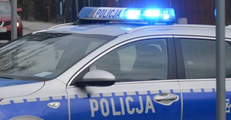 16 osób zatrzymanych za bójkę przed sklepem