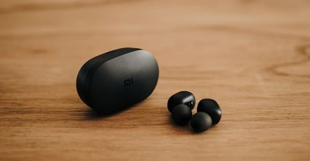 Słuchawki bezprzewodowe Xiaomi w rozsądnych cenach – ranking