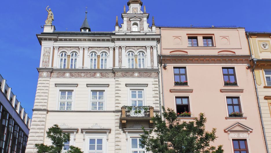 Krakau Altstadt
krakau, krakow, altbau, altstadt, gastronomie, polen, rynek, stadt, stadtleben, haus, stadtbild, immobilie, markt, marktplatz, wohnhaus, platz, stadthaus, hausfassade, hausfront, altes haus, altstadthaus, textfreiraum, blau, tourismus, touristen, stadtidylle, lokal, stadtplatz, restaurant, cafe, kaffeehaus, wohnen, polnisch, architektur, kleinpolen, fassade, osteuropa, altbaufassade, menschen, touristisch, polska, poland, renaissance, plätze, blauer himmel, altbauten, städte, essen und trinken, alte häuser, vertikal