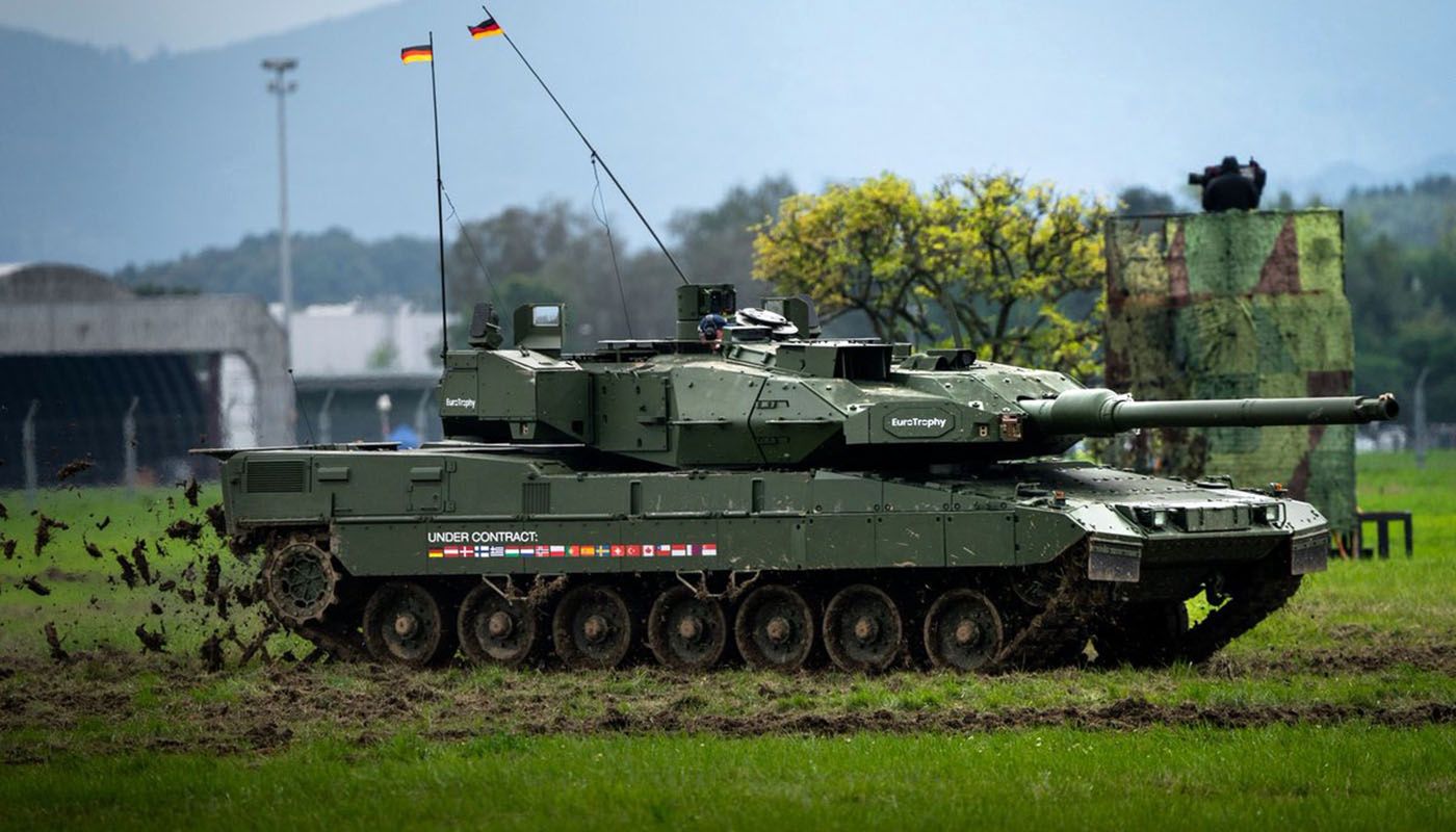 Leopard 2A7V1 z zamontowanymi elementami Trophy HV.