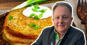 Robert Makłowicz zawsze dodaje do placków ziemniaczanych. Wychodzą rumiane i chrupiące