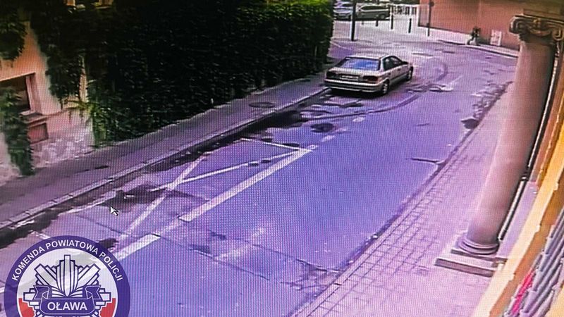 Senior zaparkował swoje auto na przejściu dla pieszych