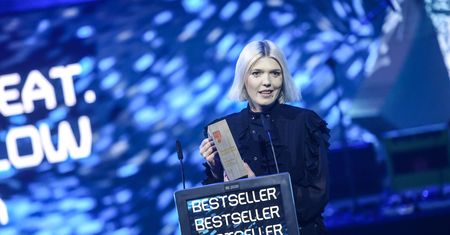 Daria Zawiałow zabiera w podróż żółtą taksówką. Premiera płyty tuż, tuż