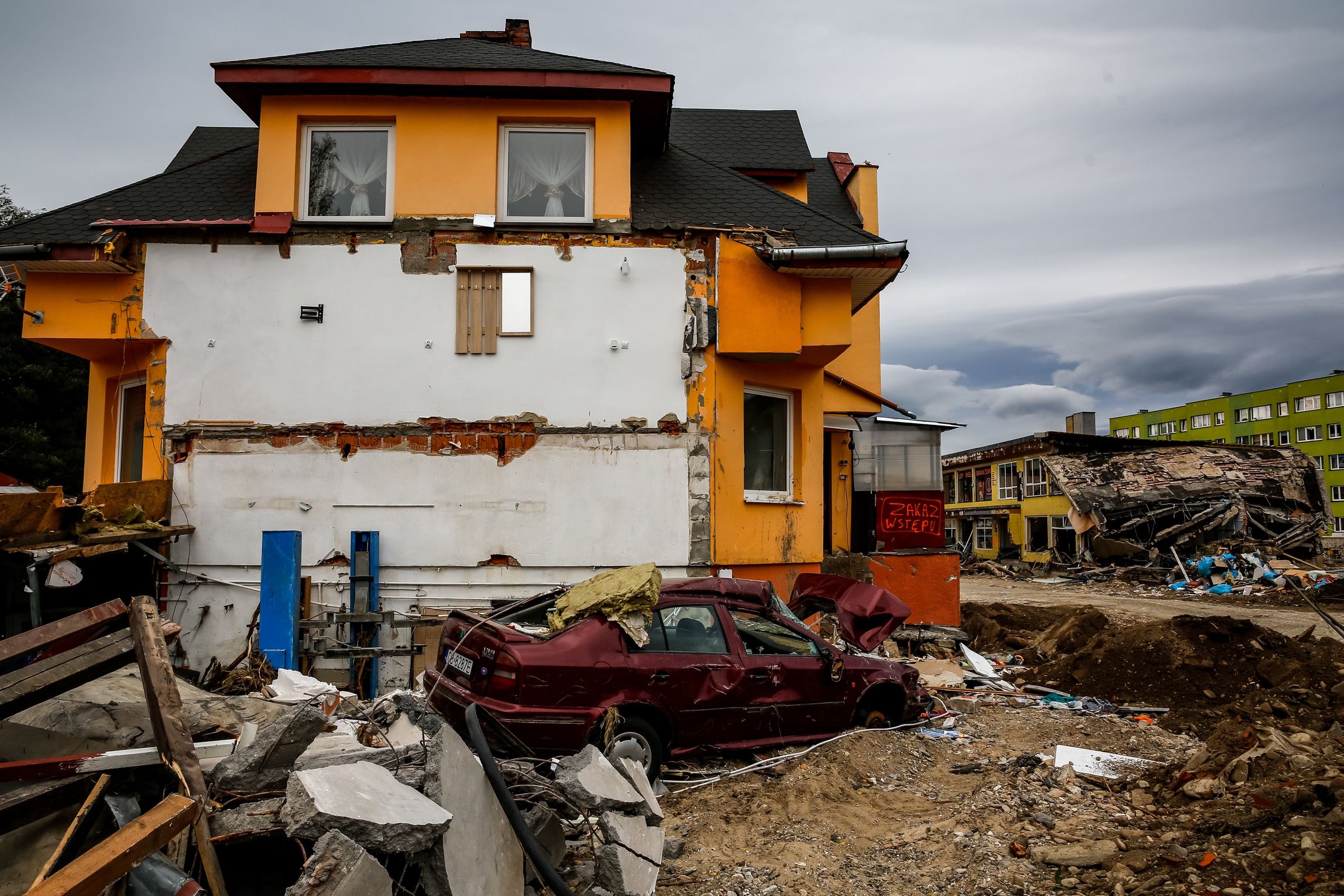 STRONIE SLASKIE, DOLNOSLOSKIE, POLAND - 2024/09/26: Debris from destroyed buildings is seen as massive flooding affected tourist resorts in southern Poland. Central Europe, including Poland, experienced widespread flooding following the heavy rains brought by Storm Boris. Resorts such as Ladek-Zdrój, Kodzko, and Stronie lskie were particularly affected by the flood wave, and the towns are now being rebuilt from the debris. (Photo by Dominika Zarzycka/SOPA Images/LightRocket via Getty Images)