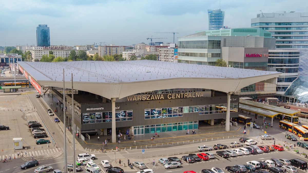 Dworzec Centralny w Warszawie otwarto 5 grudnia 1975 r.