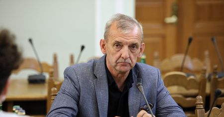 Szef ZNP o obostrzeniach w szkołach. "Co rząd zrobił przez ostatnie 7 miesięcy?"